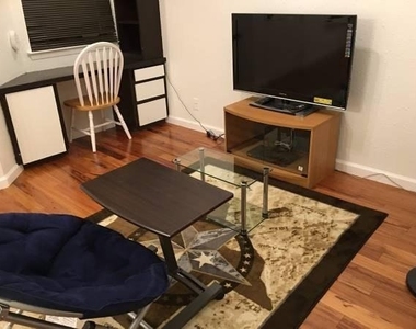 3316 Guadalupe St - Photo Thumbnail 1