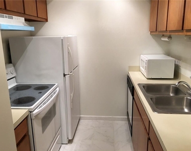 3316 Guadalupe St - Photo Thumbnail 5