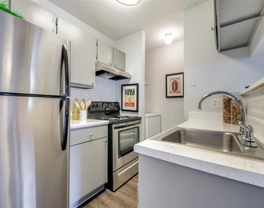 7610 Cameron Rd - Photo Thumbnail 4