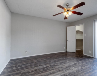 7610 Cameron Rd - Photo Thumbnail 1