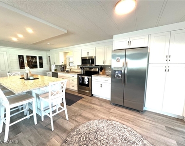 4700 Leilani Lane - Photo Thumbnail 16