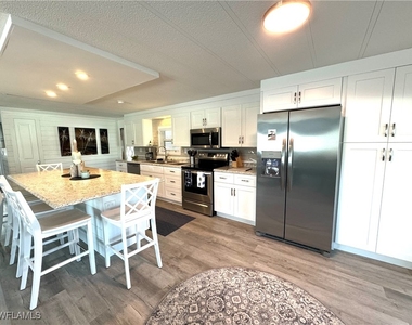 4700 Leilani Lane - Photo Thumbnail 17