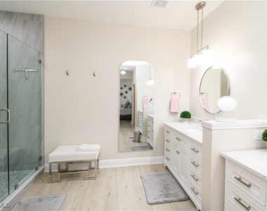 4853 Hampshire Court - Photo Thumbnail 32