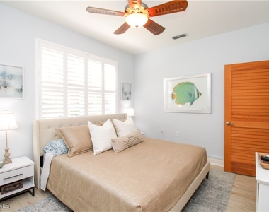 4853 Hampshire Court - Photo Thumbnail 9