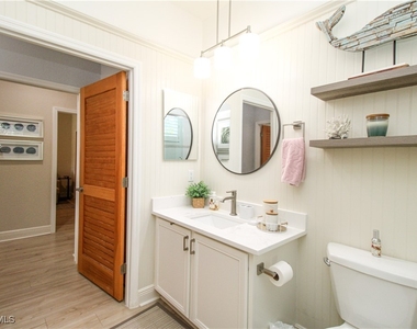 4853 Hampshire Court - Photo Thumbnail 12
