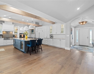1320 Marlin Drive - Photo Thumbnail 6