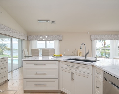 2250 Grove Drive - Photo Thumbnail 9