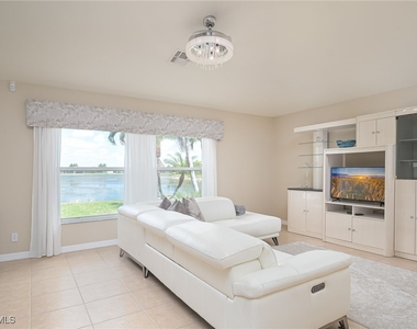 2250 Grove Drive - Photo Thumbnail 2