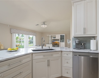 2250 Grove Drive - Photo Thumbnail 8