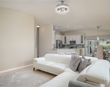 2250 Grove Drive - Photo Thumbnail 3