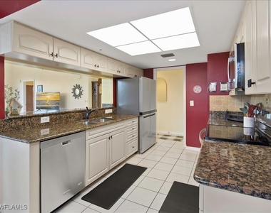 5550 Heron Point Drive - Photo Thumbnail 6