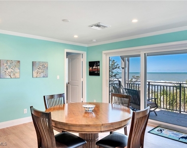 1065 Gulf Shore Boulevard N - Photo Thumbnail 9