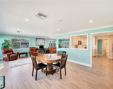 1065 Gulf Shore Boulevard N - Photo Thumbnail 6