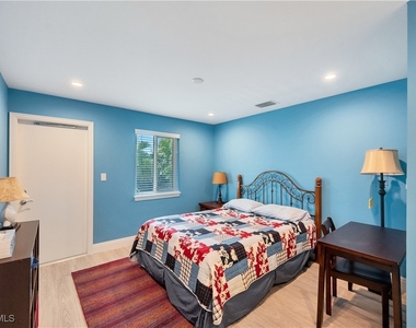 1065 Gulf Shore Boulevard N - Photo Thumbnail 16