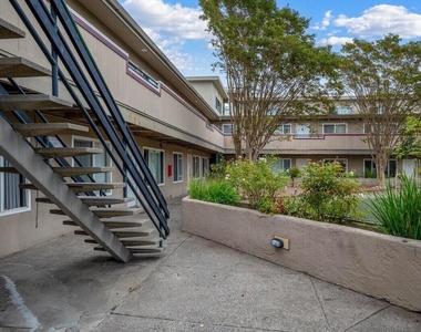 30 Novato St - Photo Thumbnail 7