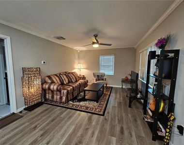 2117 Ivey Lane - Photo Thumbnail 3