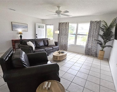 13398 Ballon Avenue - Photo Thumbnail 4