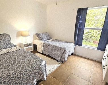13398 Ballon Avenue - Photo Thumbnail 11