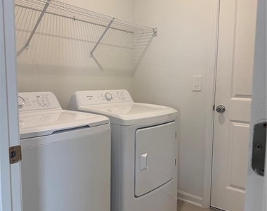 2528 Absolute Avenue - Photo Thumbnail 6