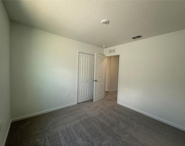 2528 Absolute Avenue - Photo Thumbnail 8