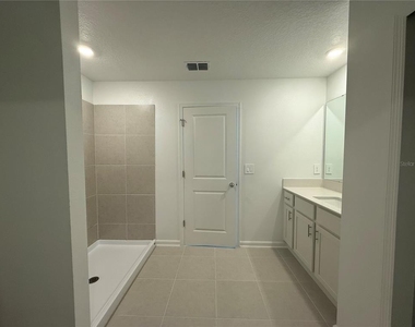 2528 Absolute Avenue - Photo Thumbnail 13