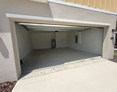 2528 Absolute Avenue - Photo Thumbnail 1