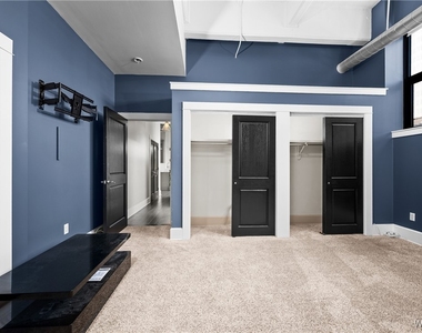 210 Ellicott Street - Photo Thumbnail 12