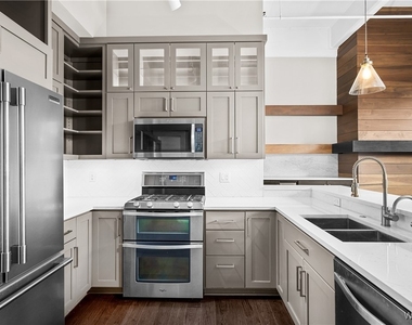 210 Ellicott Street - Photo Thumbnail 5
