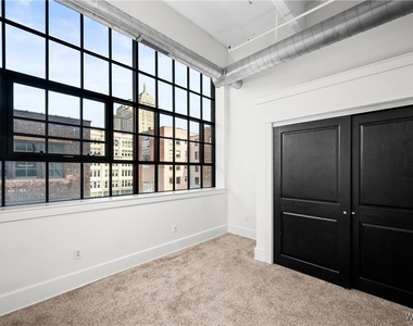 210 Ellicott Street - Photo Thumbnail 17