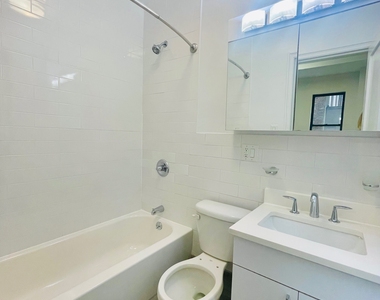 140 East 46th Street - Photo Thumbnail 10