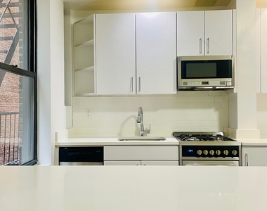 140 East 46th Street - Photo Thumbnail 1