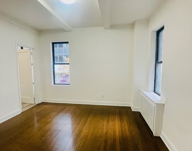 140 East 46th Street - Photo Thumbnail 7