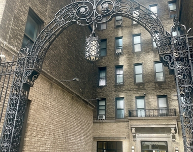 140 East 46th Street - Photo Thumbnail 14