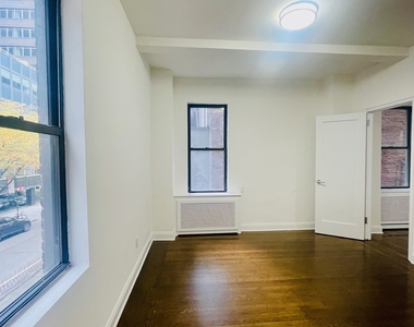 140 East 46th Street - Photo Thumbnail 8