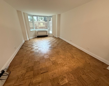 East 71th Street - Photo Thumbnail 2