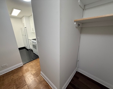 East 71th Street - Photo Thumbnail 9