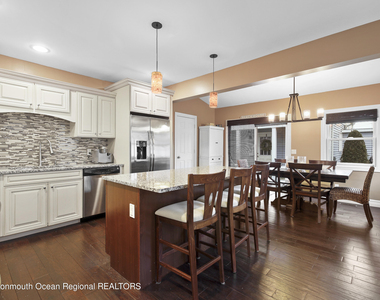 513 Ocean Park Avenue - Photo Thumbnail 11