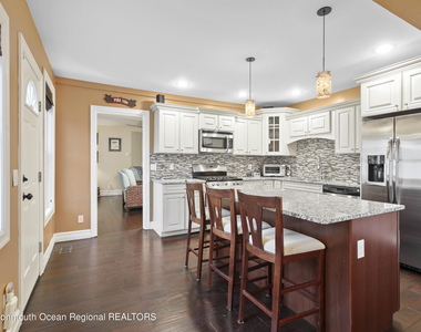 513 Ocean Park Avenue - Photo Thumbnail 9
