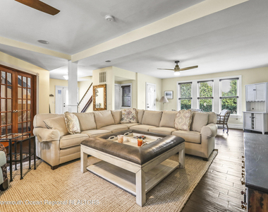 513 Ocean Park Avenue - Photo Thumbnail 3