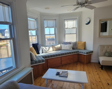8 Surf Avenue - Photo Thumbnail 4