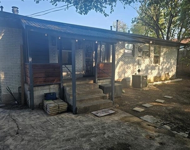 9911 Ferguson Road - Photo Thumbnail 15