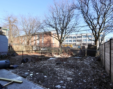 1114 Halsey Street - Photo Thumbnail 12