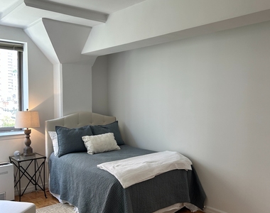 201 East 69th Street - Photo Thumbnail 13