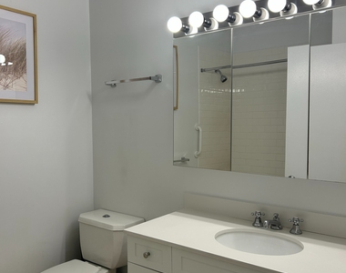 201 East 69th Street - Photo Thumbnail 6