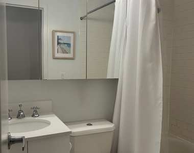 201 East 69th Street - Photo Thumbnail 12