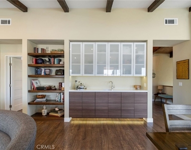215 Monterey Drive - Photo Thumbnail 11