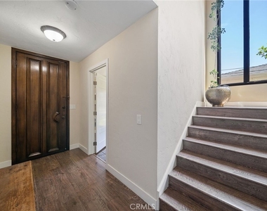 215 Monterey Drive - Photo Thumbnail 3