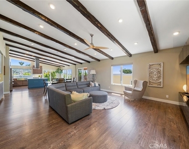 215 Monterey Drive - Photo Thumbnail 12