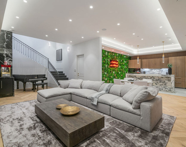 611 N Hillcrest Road - Photo Thumbnail 27