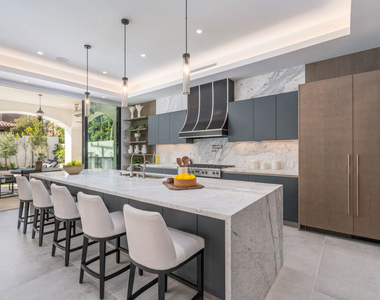 611 N Hillcrest Road - Photo Thumbnail 15